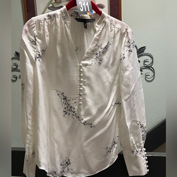 NWOT WHBM Floral White & Black Long Sleeve Blouse Size 0 #311 - Picture 1 of 8